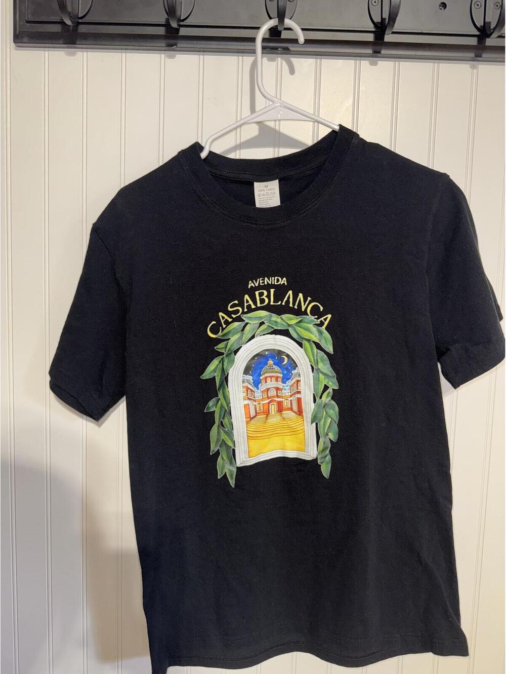Avenida Casablanca Style Black Graphic T-Shirt, Medium